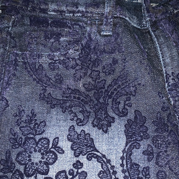 Hollister skinny decal pants - Picture 3 of 6